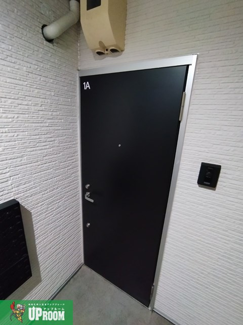 AZUR江南の玄関