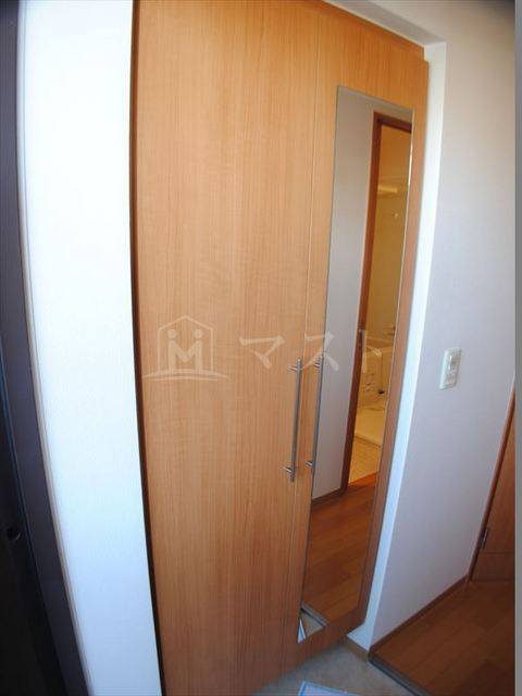 クリーデンス福島の玄関