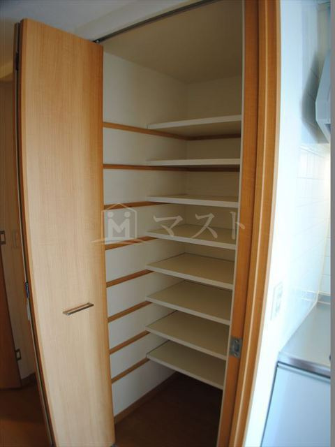 クリーデンス福島の収納