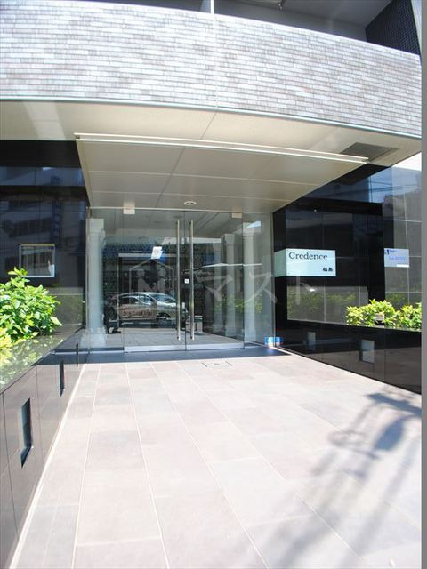 クリーデンス福島のエントランス