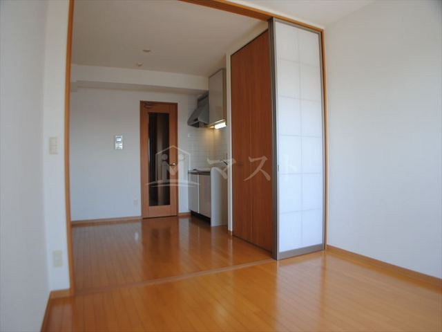 クリーデンス福島の居間・リビング