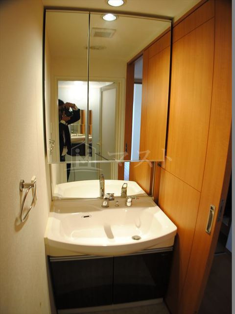 クリーデンス福島の洗面所