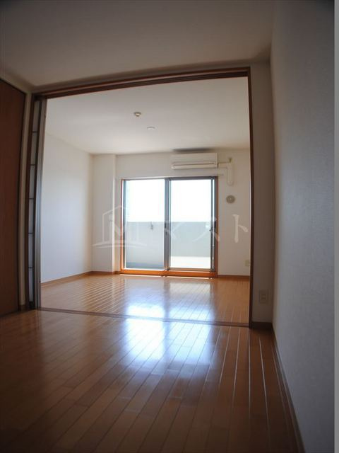 クリーデンス福島の内装