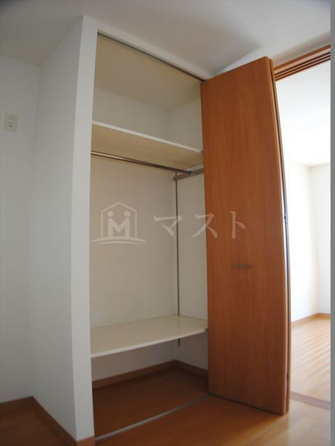 クリーデンス福島の収納