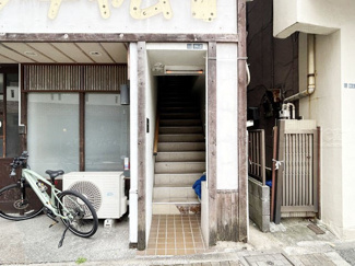 【エントランス】 | マンションの正面エントランス。～即日のご見学可能～　お問合せはお気軽にどうぞ。
