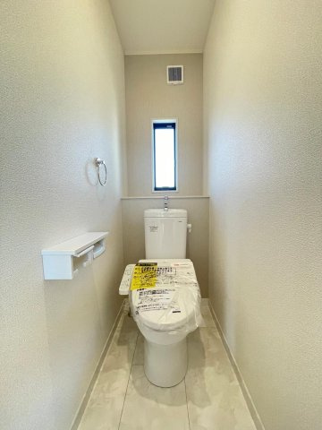 小山市駅南町4丁目　新築戸建1号棟のトイレ