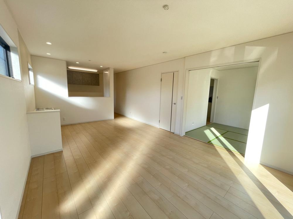 小山市駅南町4丁目　新築戸建1号棟の居間・リビング