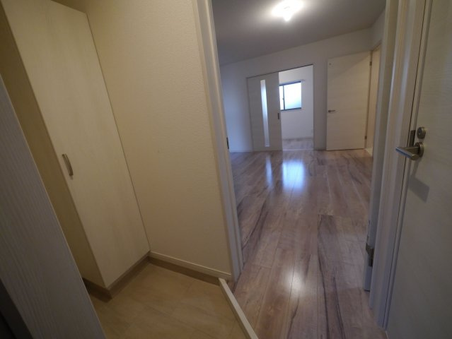 【玄関】 | リテラ　彩 | 別号室の写真になります。現況優先。
