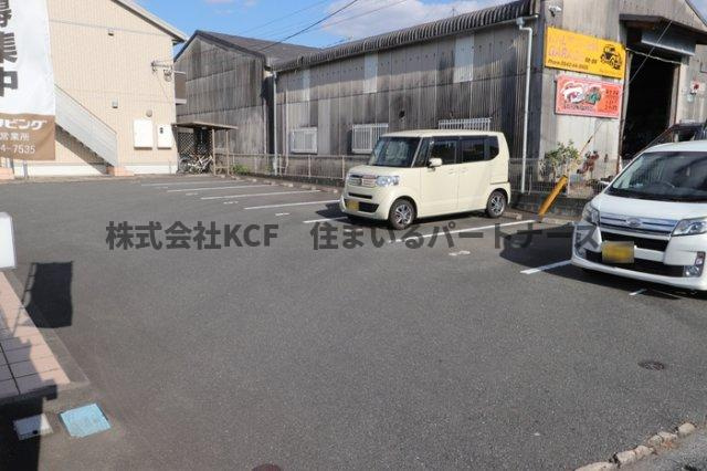 イーストパークの駐車場