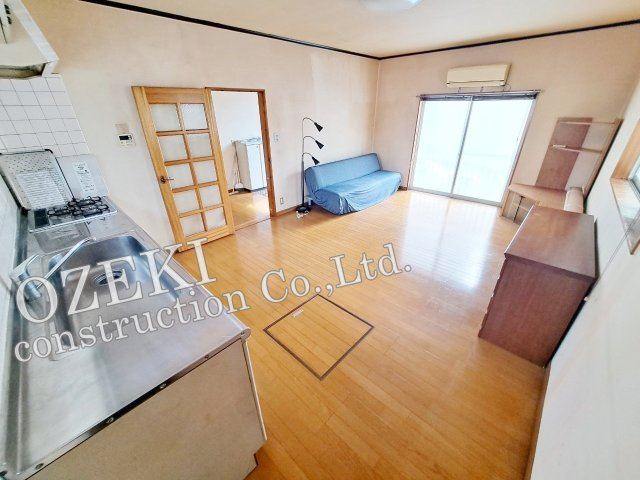 越谷市大字弥十郎の中古一戸建の居間・リビング