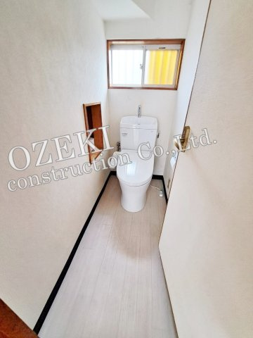 越谷市大字弥十郎の中古一戸建のトイレ