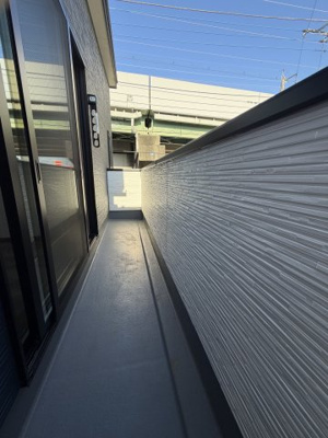 【バルコニー】