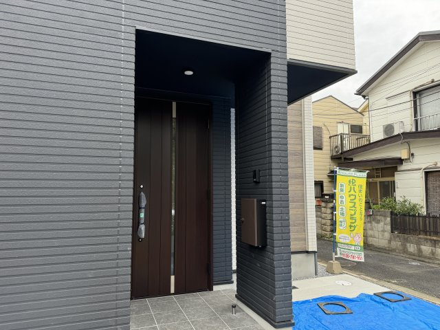 葛飾区南水元4丁目新築戸建【花の木小学校：7分】のエントランス|エントランス・玄関ポーチ
