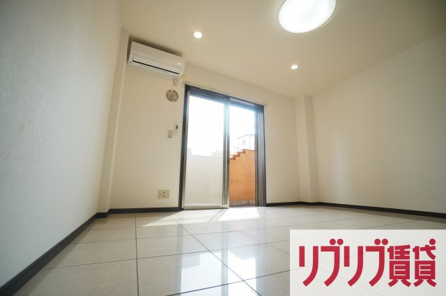 ソル・エスパシオ本千葉の居間・リビング