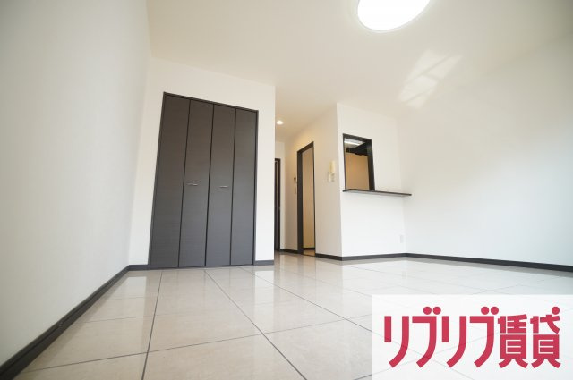 ソル・エスパシオ本千葉の居間・リビング