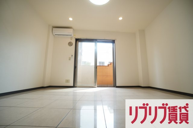 ソル・エスパシオ本千葉の居間・リビング