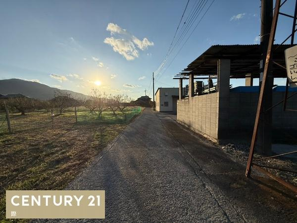 伊都郡かつらぎ町大字佐野の売地の前面道路含む現地写真