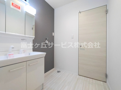 【脱衣所】 | 豊川市金屋本町2丁目 新築一戸建て 2号棟 | 脱衣場です