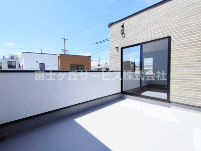 【バルコニー】 | 豊川市金屋本町2丁目 新築一戸建て 2号棟 | 陽当たり良好なバルコニーです