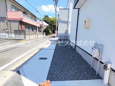 【駐車場】 | 豊川市金屋本町2丁目 新築一戸建て 2号棟 | 1台駐車可能です