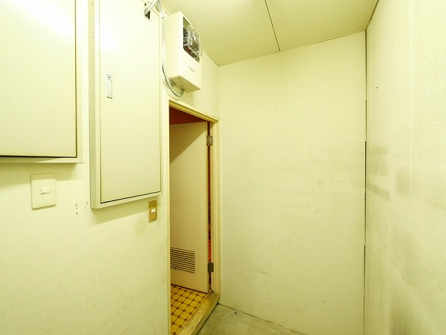 もちいどの林ビルの内装