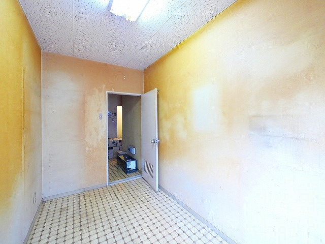 もちいどの林ビルの内装