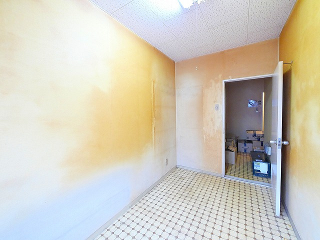 もちいどの林ビルの内装