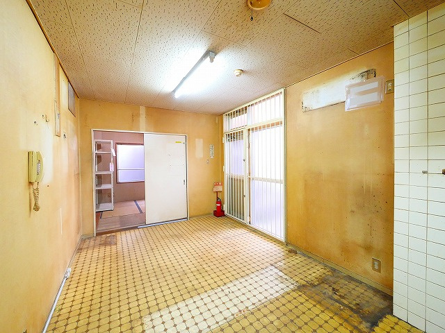 もちいどの林ビルの内装