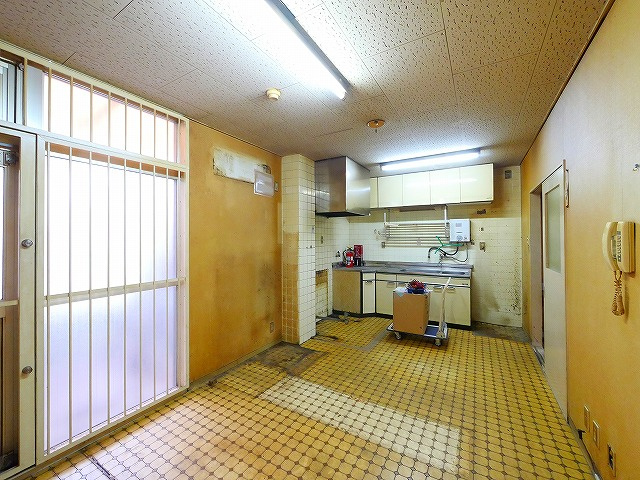 もちいどの林ビルの内装