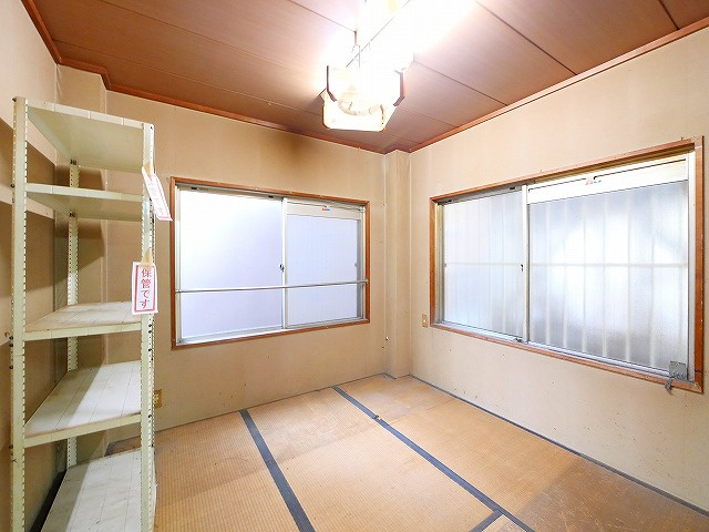 もちいどの林ビルの内装