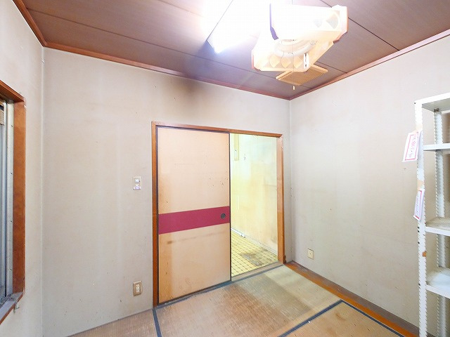 もちいどの林ビルの内装