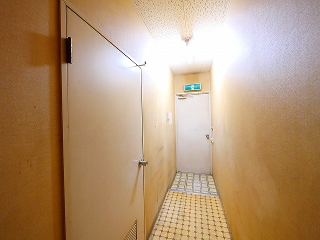 もちいどの林ビルの内装