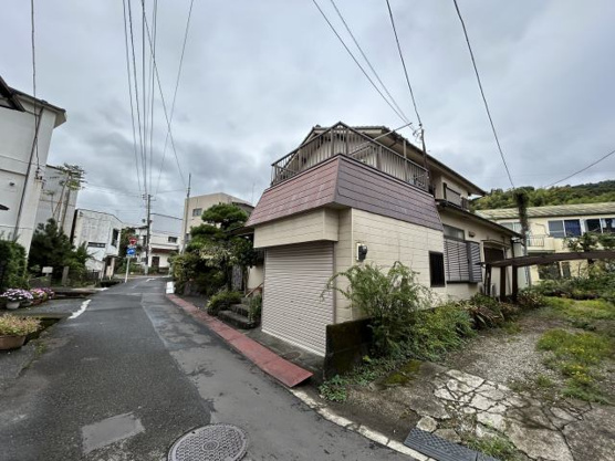 【前面道路含む現地写真】 | 伊東市桜ガ丘　戸建