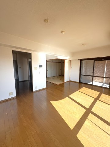 サーパス中央公園 9階部分　中古マンションの居間・リビング