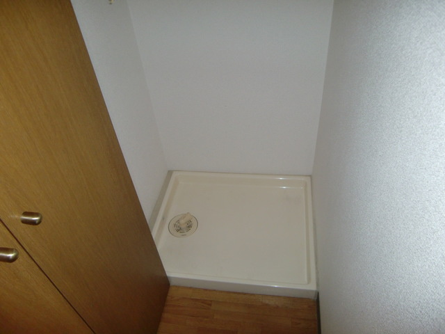 コスモハイツの洗面所|室内洗濯パン