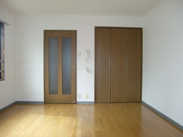 コスモハイツの洋室