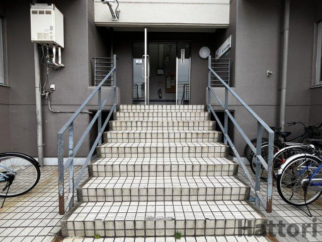 アメニティ新大阪4番館　仲介手数料無料のエントランス