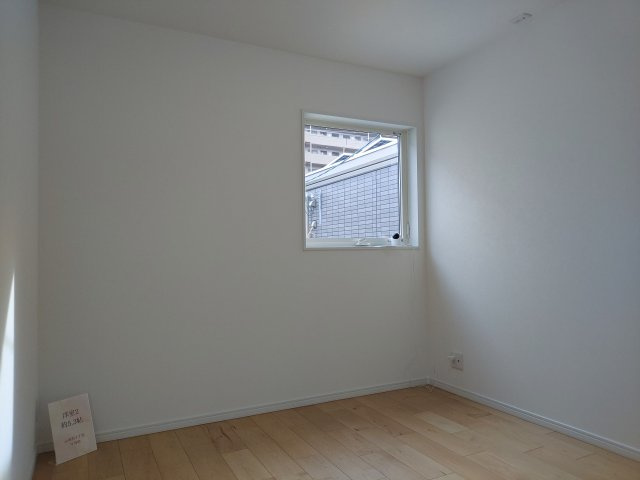 宝塚市山本西3丁目新築一戸建の洋室|2階南側洋室約5.3帖