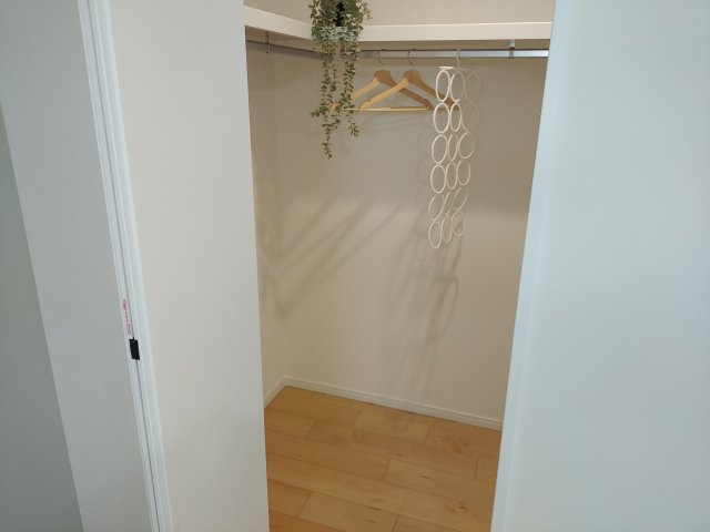 宝塚市山本西3丁目新築一戸建の収納|2階洋室約8帖　ウォークインクローゼット