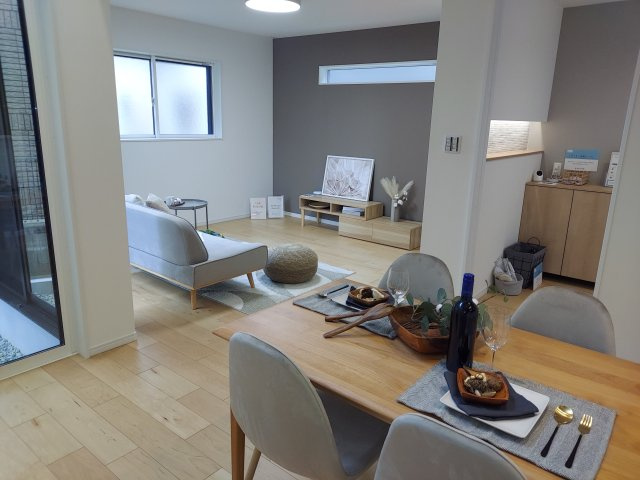 宝塚市山本西3丁目新築一戸建の居間・リビング