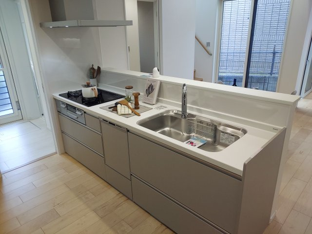 宝塚市山本西3丁目新築一戸建のキッチン|食洗機付きシステムキッチン