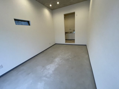 【内装】 | 富洲原町ガレージ付店舗事務所K