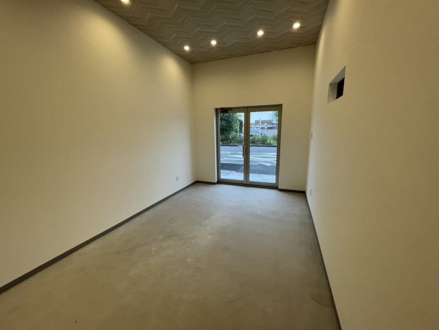 【内装】 | 富洲原町ガレージ付店舗事務所K