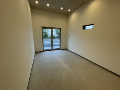 【内装】 | 富洲原町ガレージ付店舗事務所K