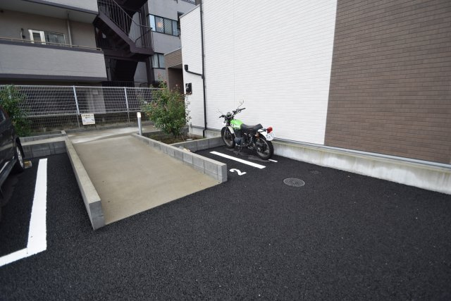リブリ・ニスカルのその他共用部分|バイク置き場