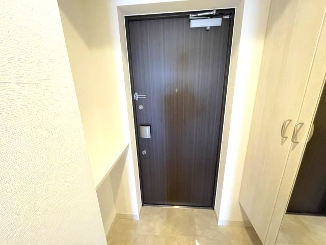 スプランディッド難波SOUTHの玄関|イメージとして同マンション他部屋を表示しています