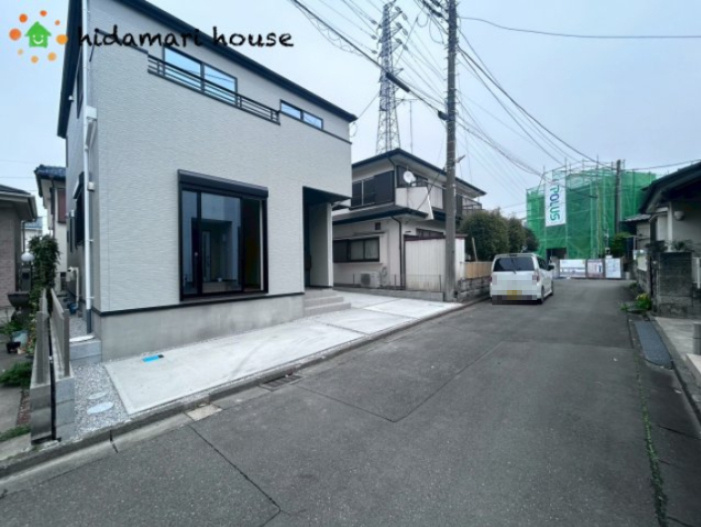 西区指扇1期　新築戸建　クラフト01の前面道路含む現地写真