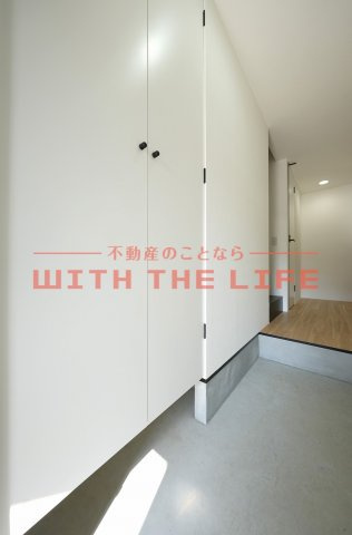 Garage House KAMITSU【キャンペーン対象物件】の玄関|シンプルで使いやすい玄関です