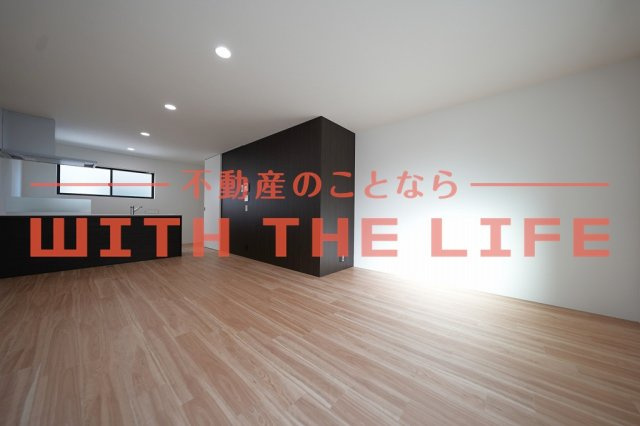 Garage House KAMITSU【キャンペーン対象物件】の居間・リビング|画像は建築中の為、同建築会社のアパートです