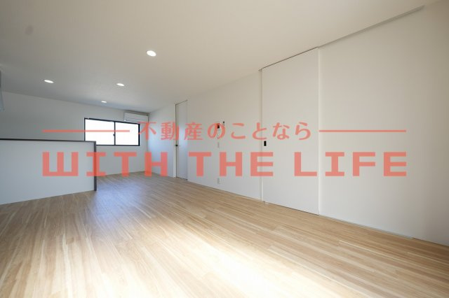 Garage House KAMITSU【キャンペーン対象物件】の居間・リビング|おしゃれなリビングです